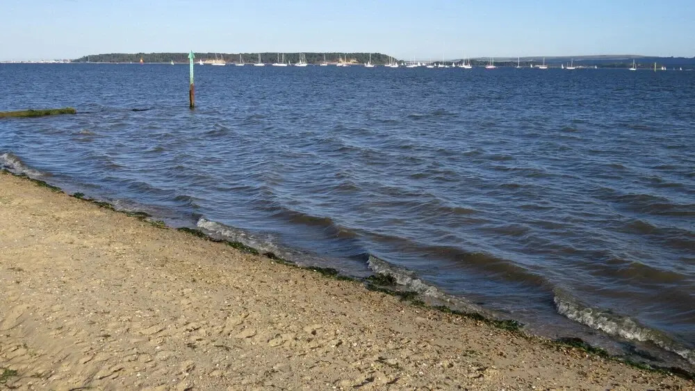 Beach Point - Stunning Harbour Views from Balcony