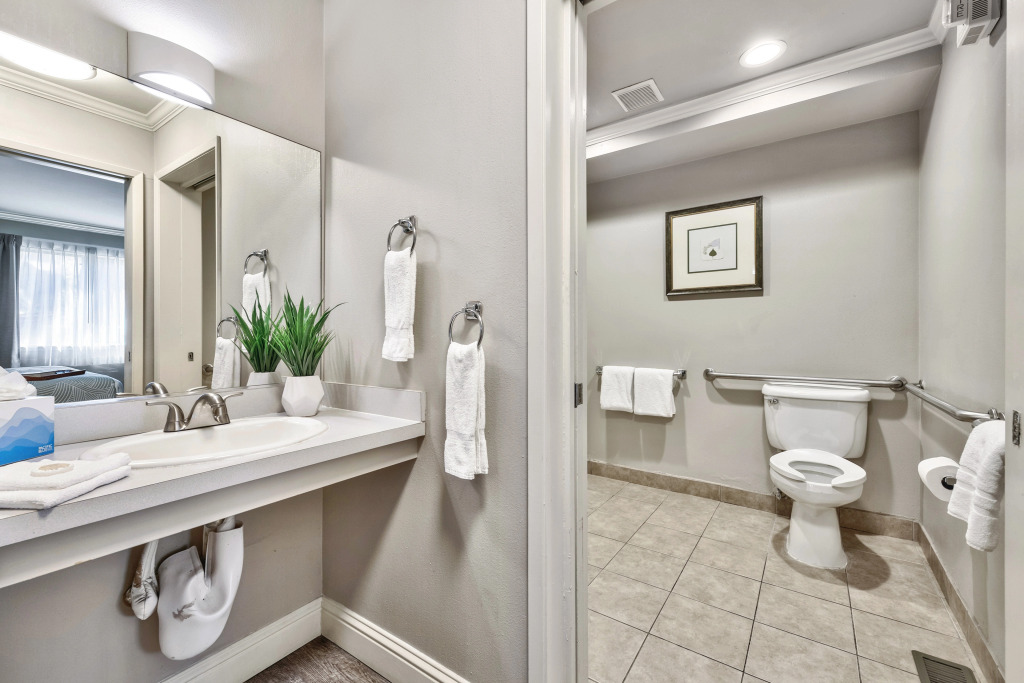Forest Suites Resort at the Heavenly Village