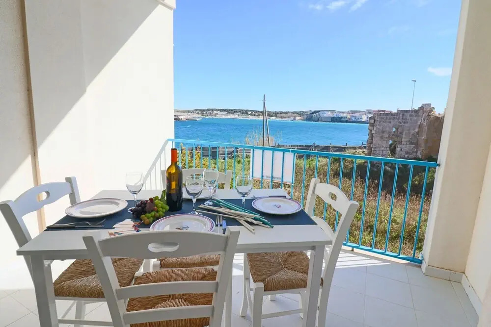 Casa Lucrezia Unique Sea View and Relaxation Near the Historic Centre