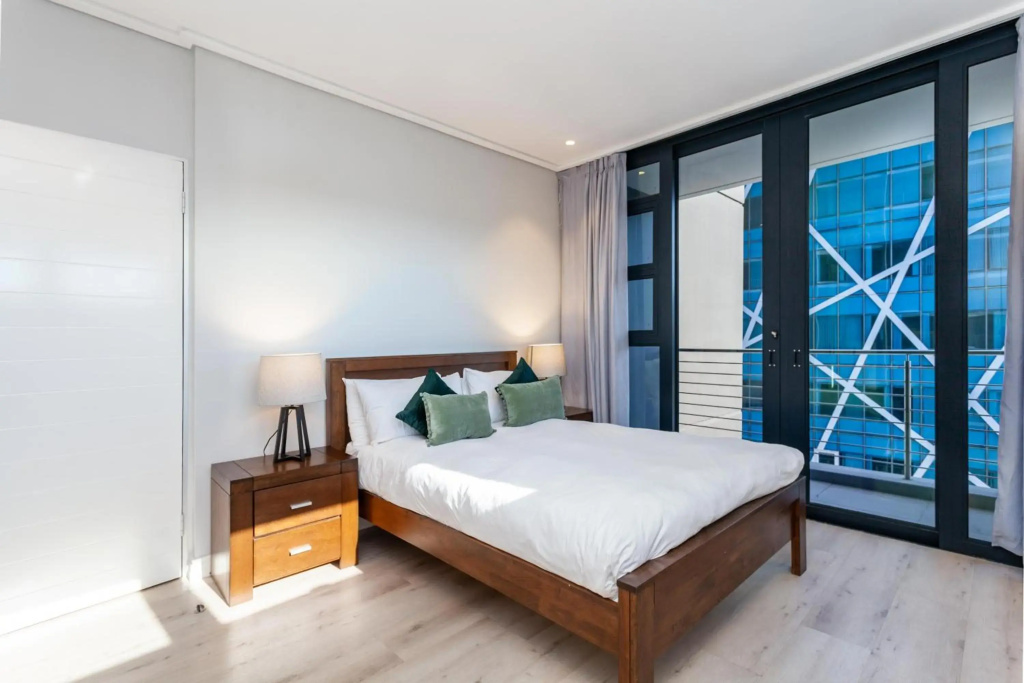 Luxury 16 on Bree Apartments