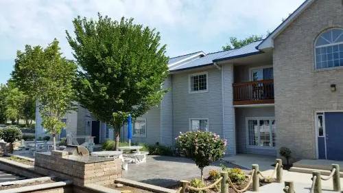 Put-in-Bay Poolview Condo #7