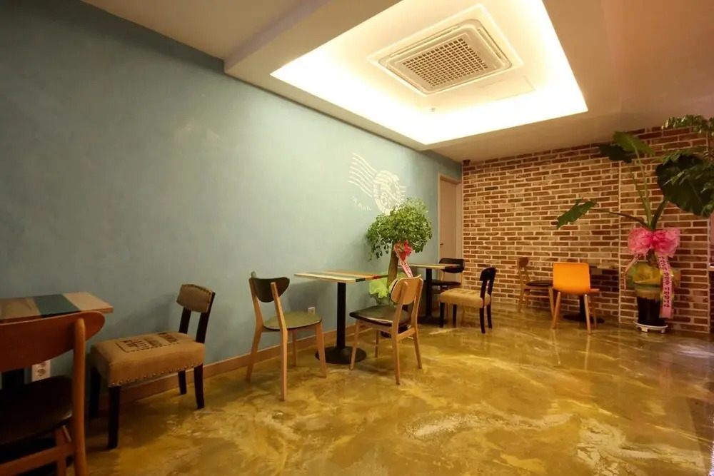 Hotel H2