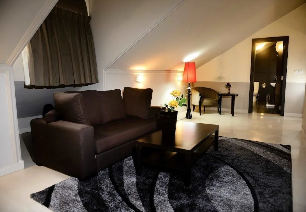 Elion House Hotel