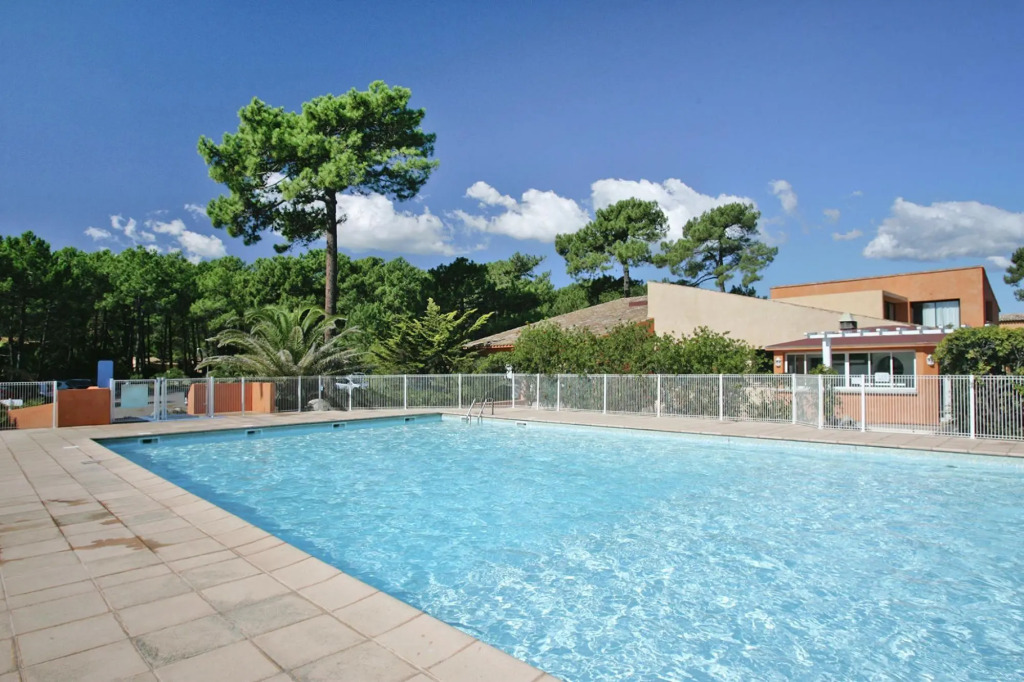 Res. Cala Bianca, Borgo-Plage, apartment near the sea