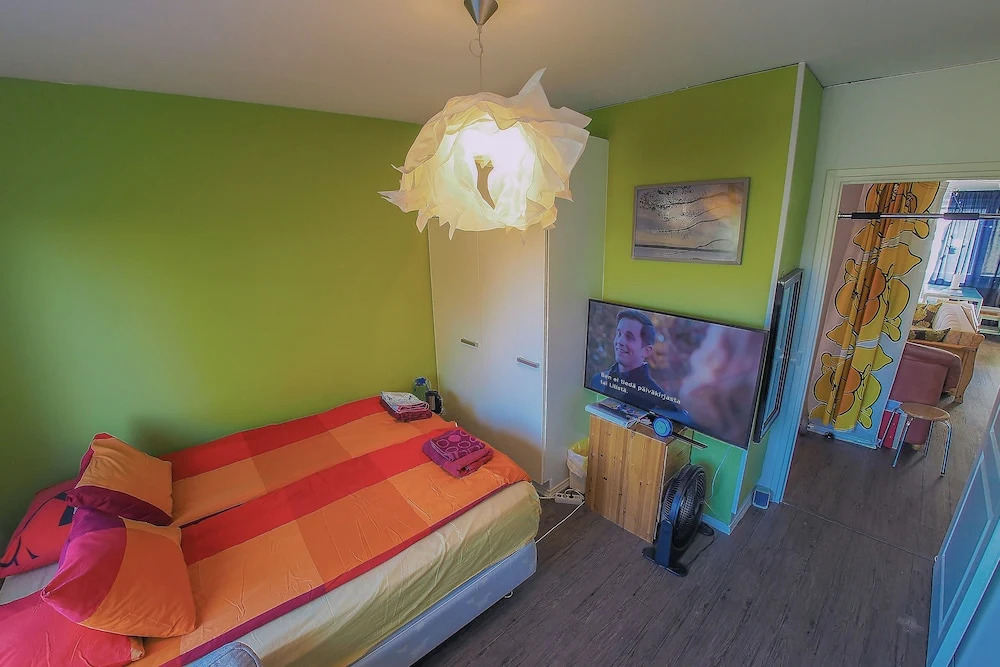 Eazy Home nearby Highway-Apartment or Private Room or Shared Room with Shared Big Kitchen,Shower,Toilet & Free Parking