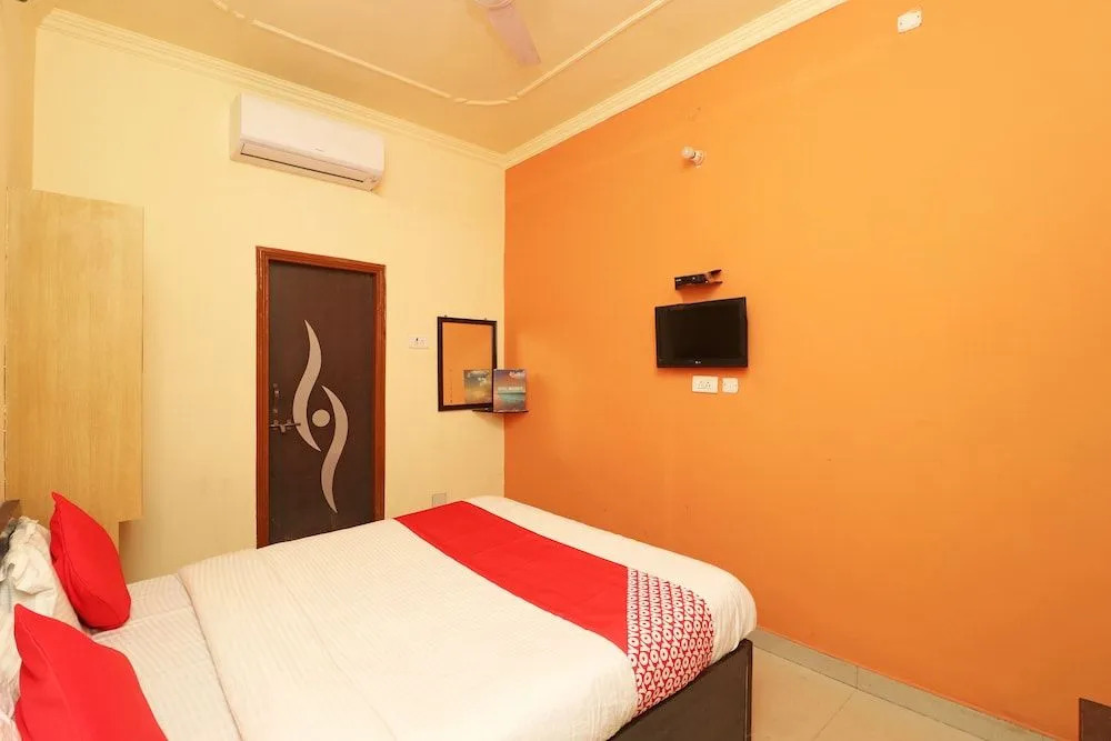 OYO 27929 Hotel Cristal Park