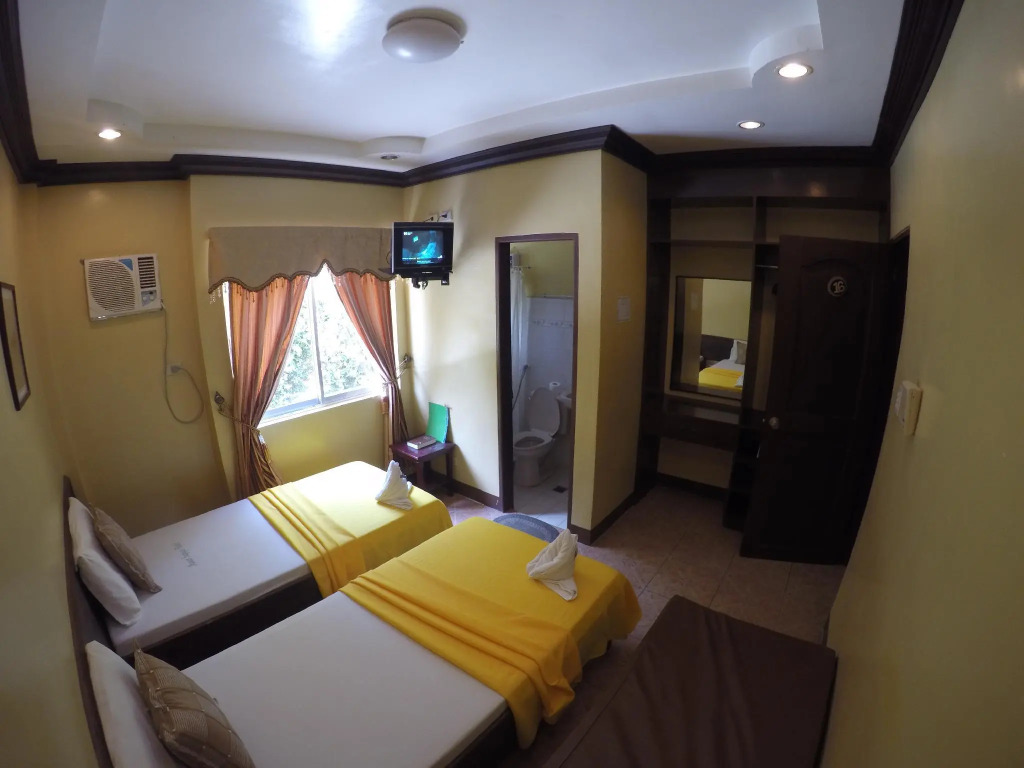 Mount Tapyas Hotel