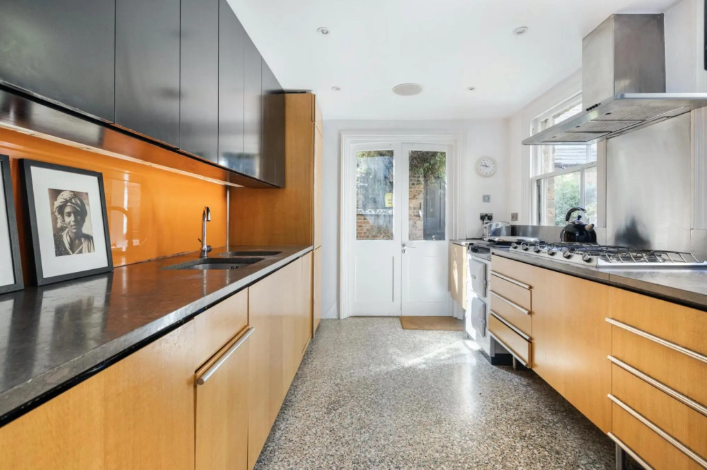Woo-16 Woodseer Luxurious Town House With Garden Near Brick Lane