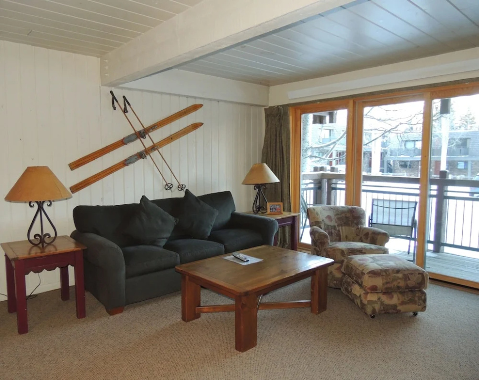 Lift One Condominiums - 1, 2, 3 Bedroom Units Adjacent To Downtown Aspen