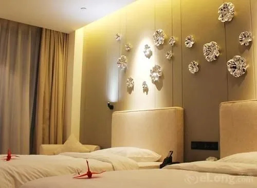 Maritime Hotel (Zhengzhou Century Amusement Park Zhongyuan Tower)
