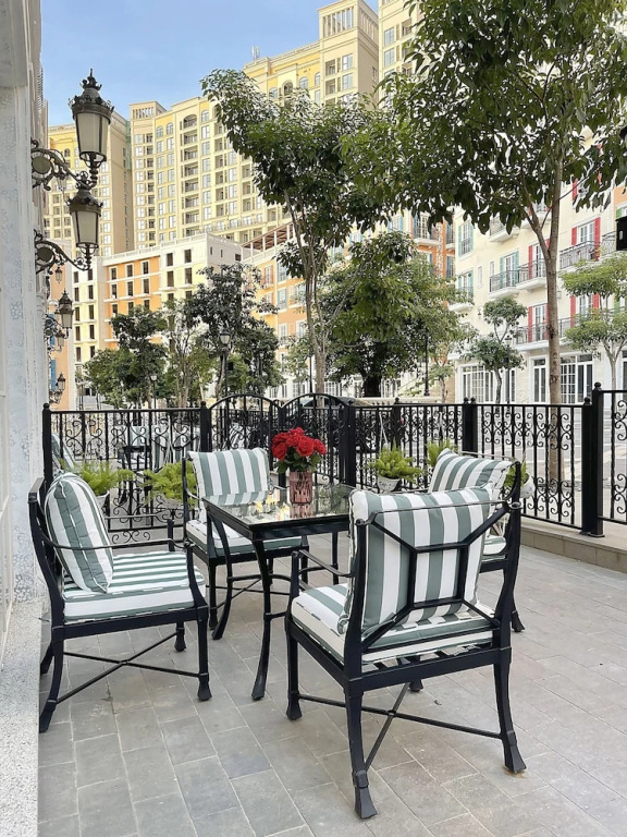 Le Bonheur Hotel