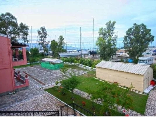 Zefiros Apartments