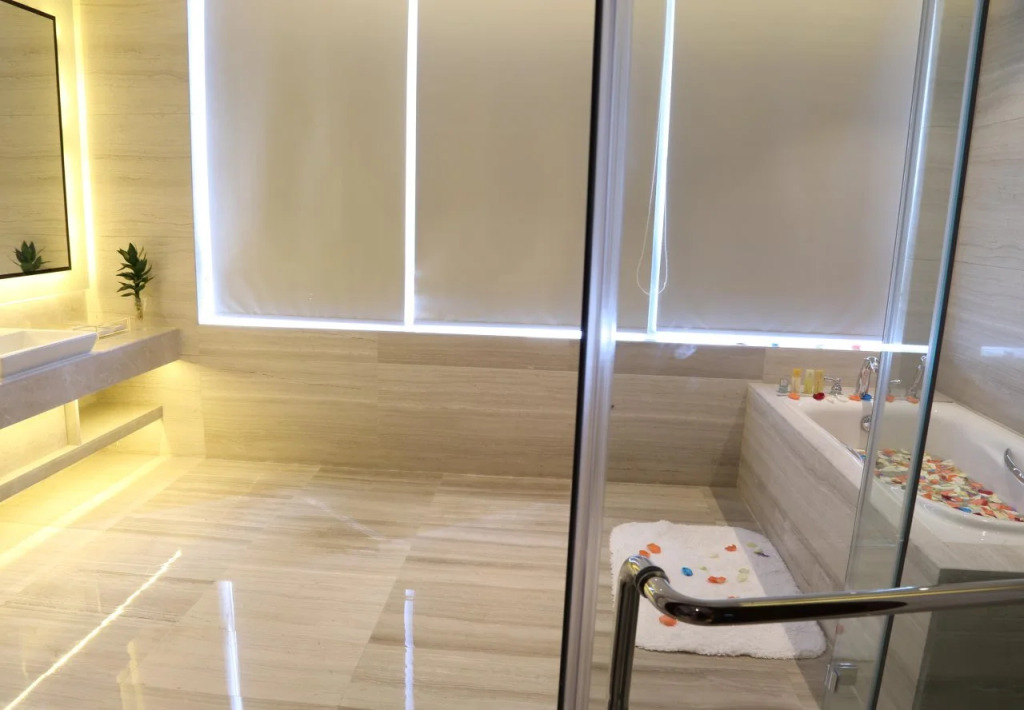Sentosa Hotel Shenzhen Feicui Branch, Enjoy tropical swimming pools and high-class fitness club