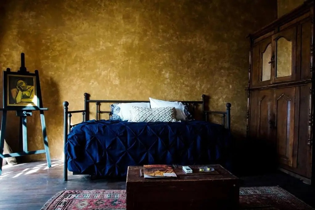 Historic Adobe 3br Home in Downtown El Presidio