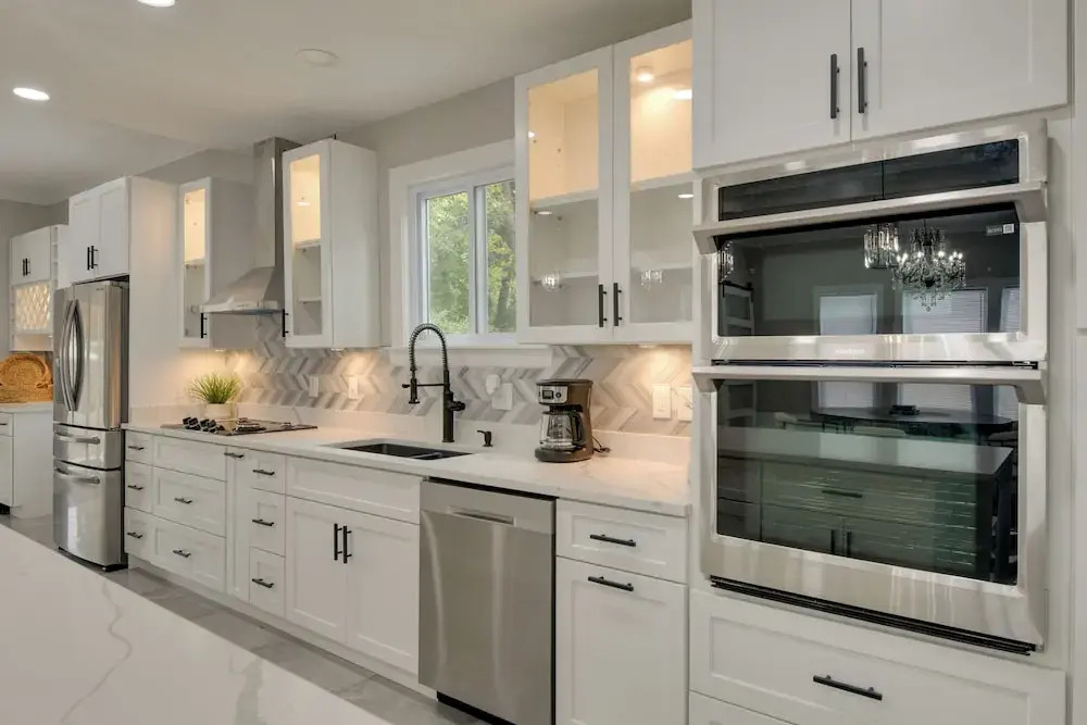 5 Mi to Inner Harbor: Expansive Family Getaway
