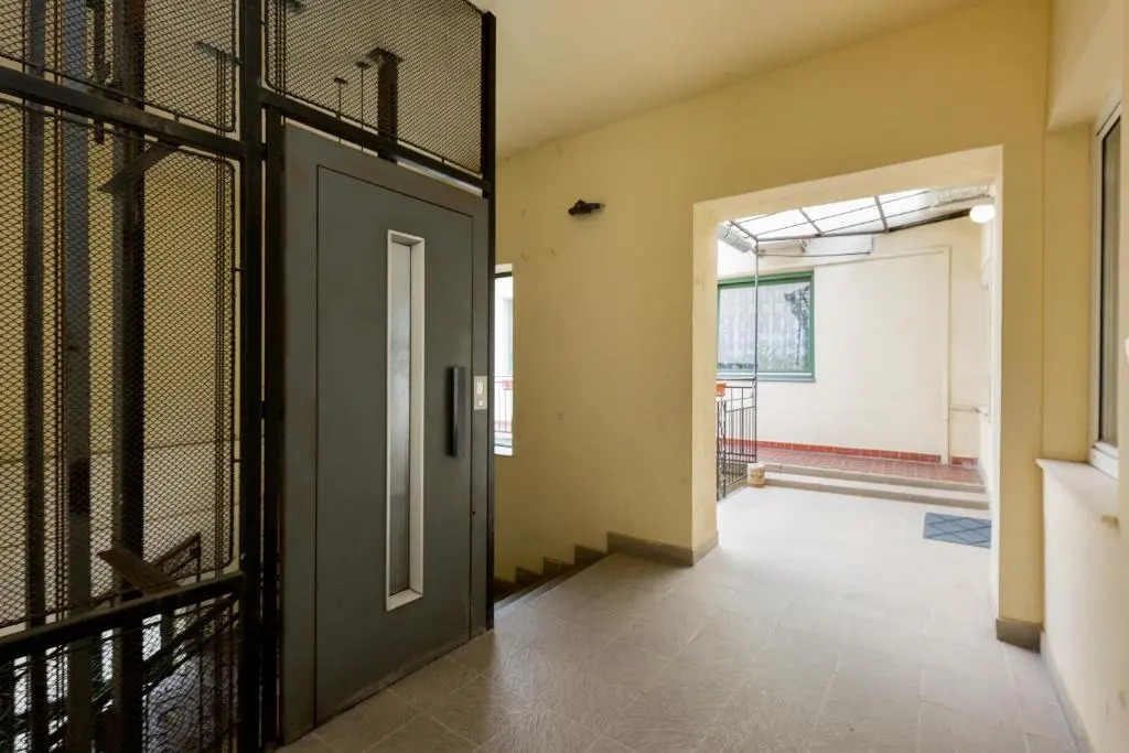 Roland Apartments