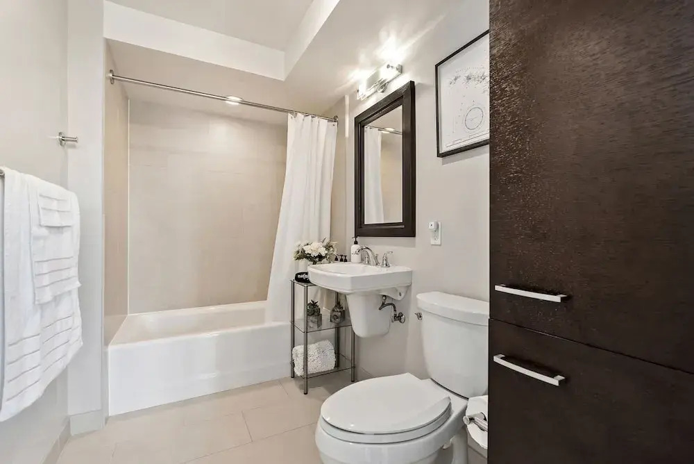 Allure Waikiki 2 Bedroom Condo by RedAwning