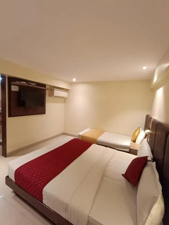 Hotel West Inn