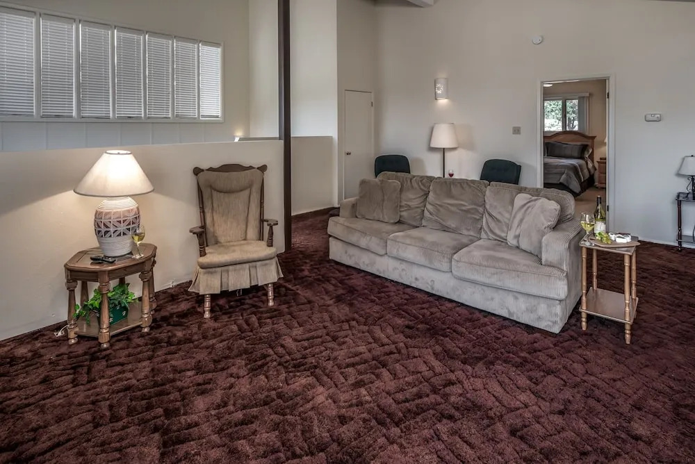 101 Williams - Three Bedroom Cabin