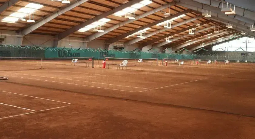 CenterCourt Hotel