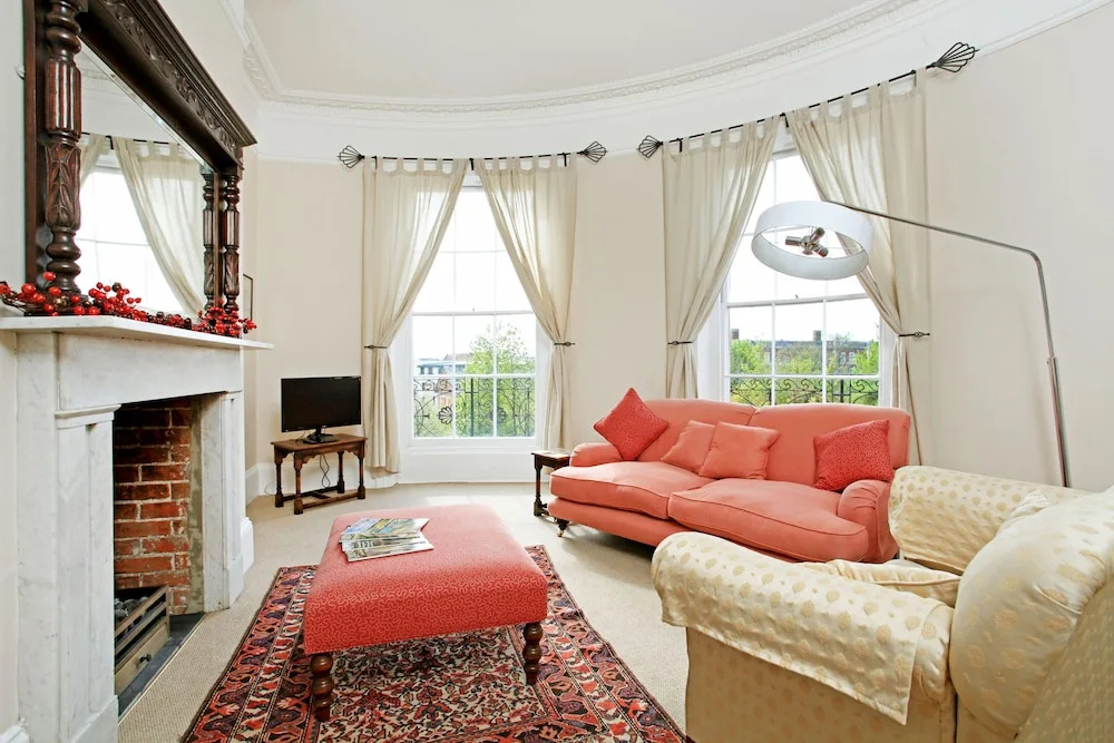 Flat B No. 01 Clifton Terrace