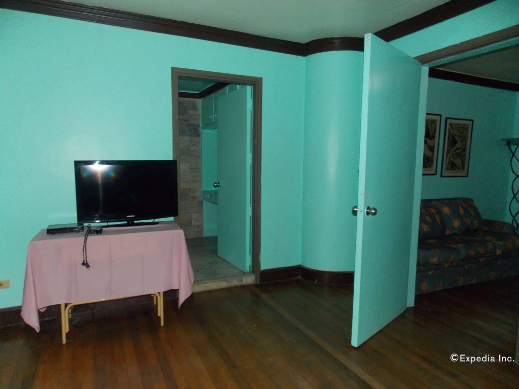 Regatta Residence Hotel