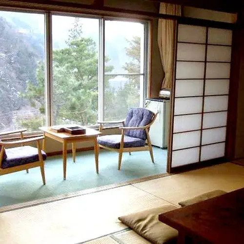 Shiozawa Onsen Shichihokan