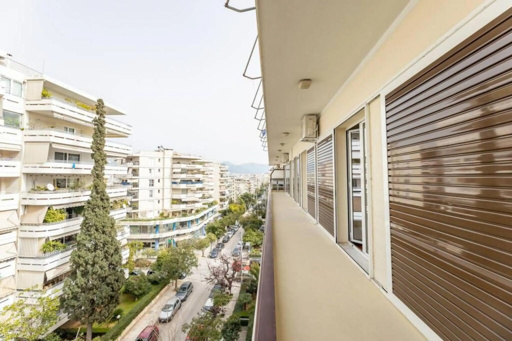 Amfitritis top floor apartment at Palaio Faliro