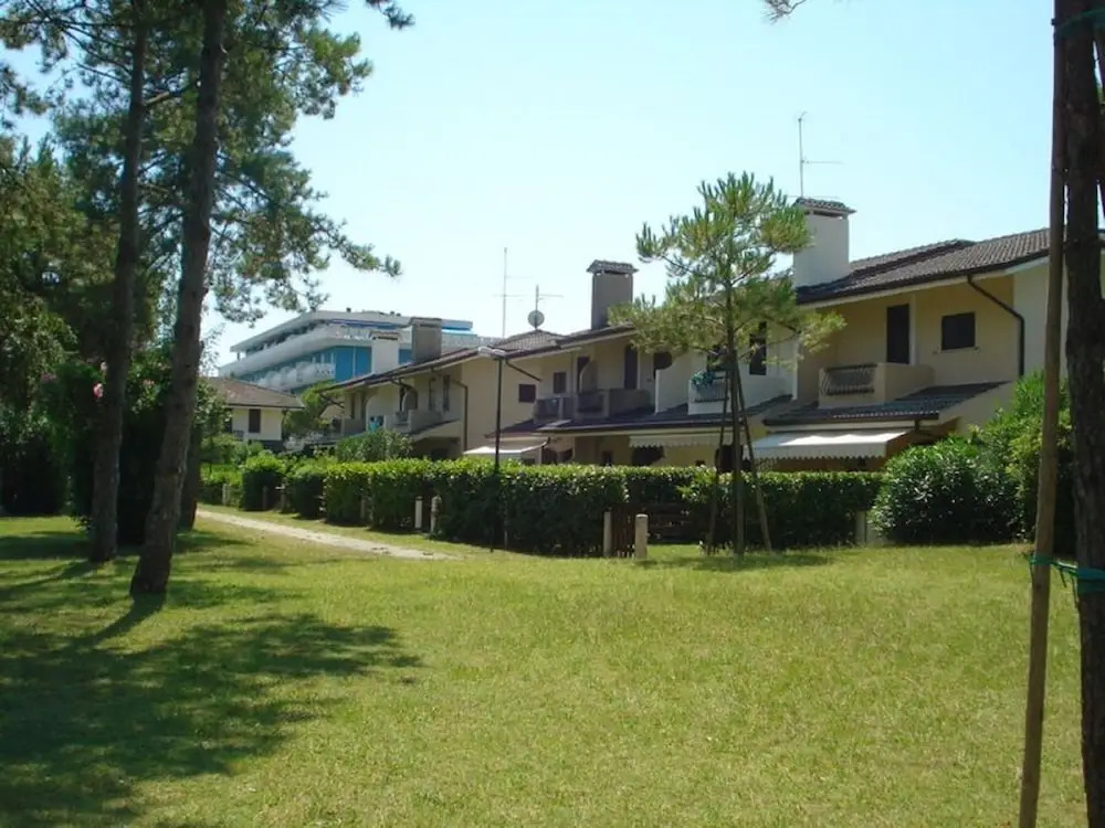 Holiday home with garden and shared pool