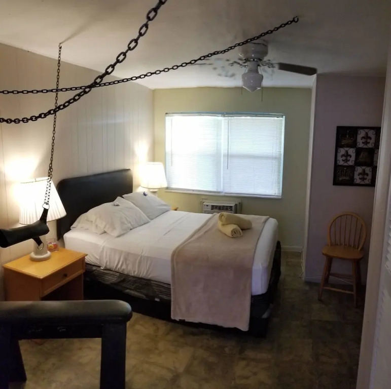 INN LEATHER GUEST HOUSE-GAY MALE ONLY