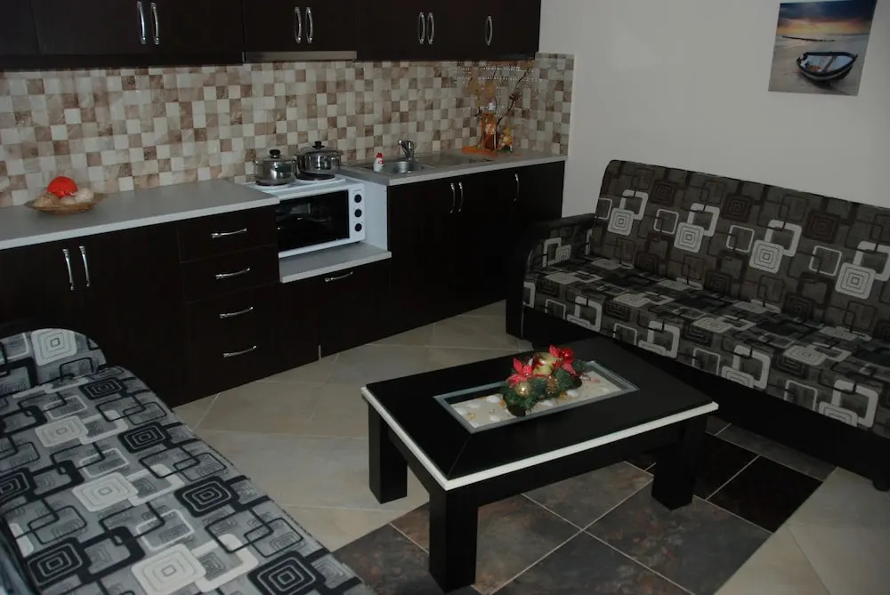 Kleri Beach Apartments
