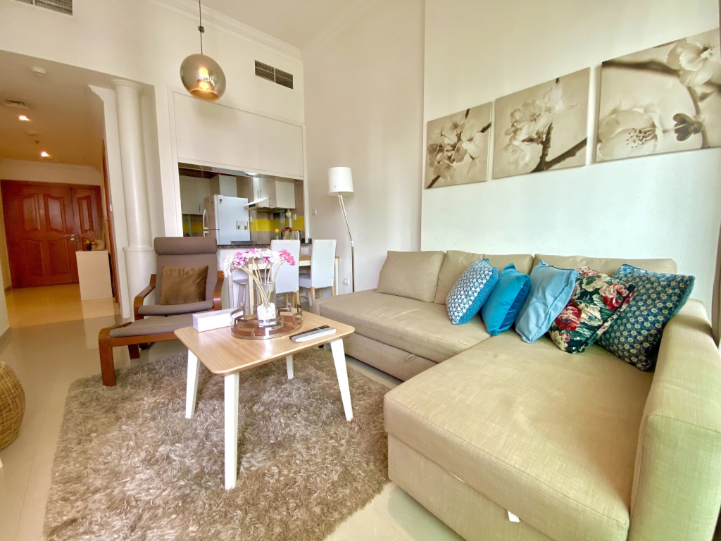 Close to Beach Near Metro 1 BR Dubai Marina Apartments