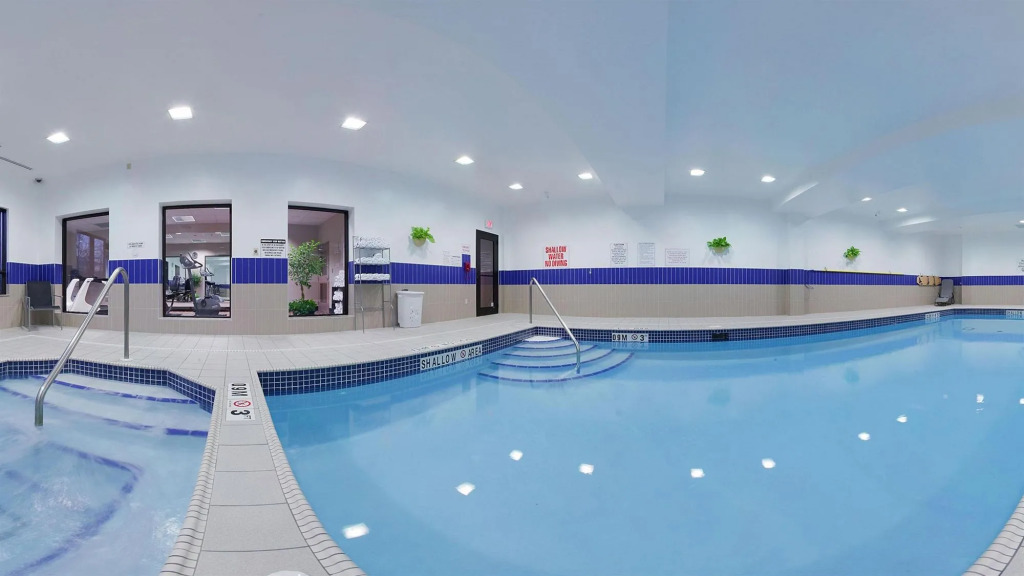 Holiday Inn Express Hotel & Suites Brockville by IHG