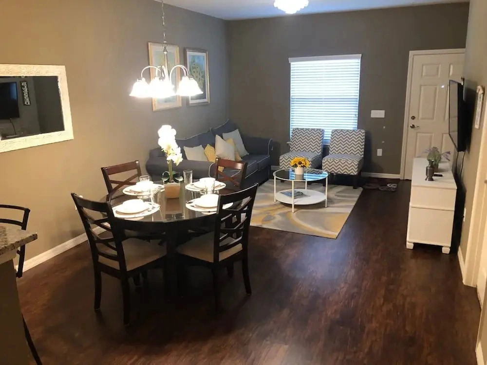 Comfortable 3BR Townhome Near Parks Great Value