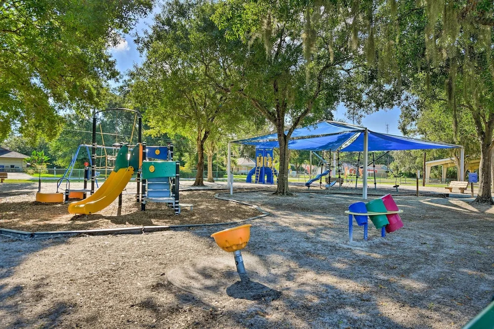 ‘Villa Giulia’ Home w/ Outdoor Oasis in Sarasota