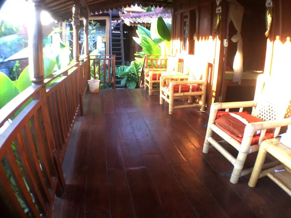 Green Paddy Hostel & Villa