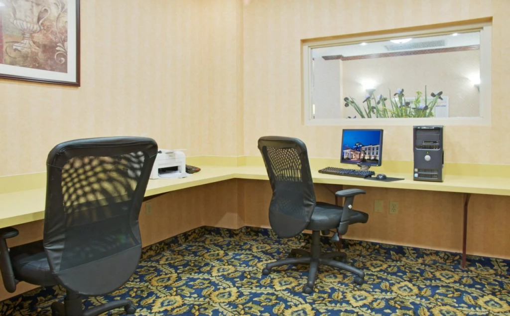 Holiday Inn Express Hotel & Suites Orange by IHG