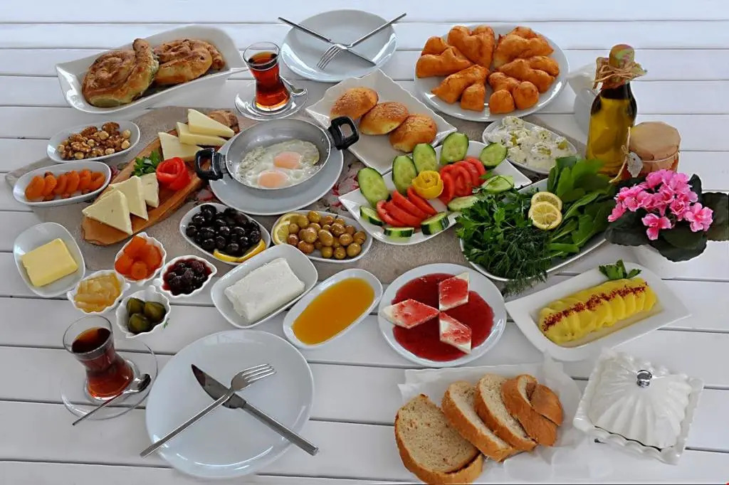 Elda Koyici Alacatı