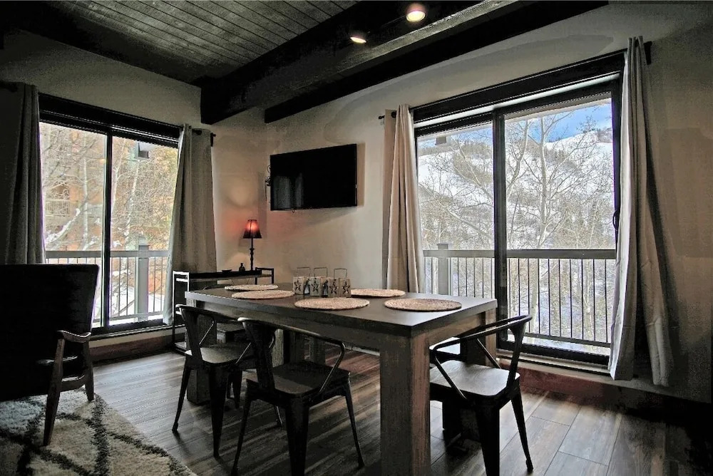 Storm Meadows Club A-320 - 2 Br Condo