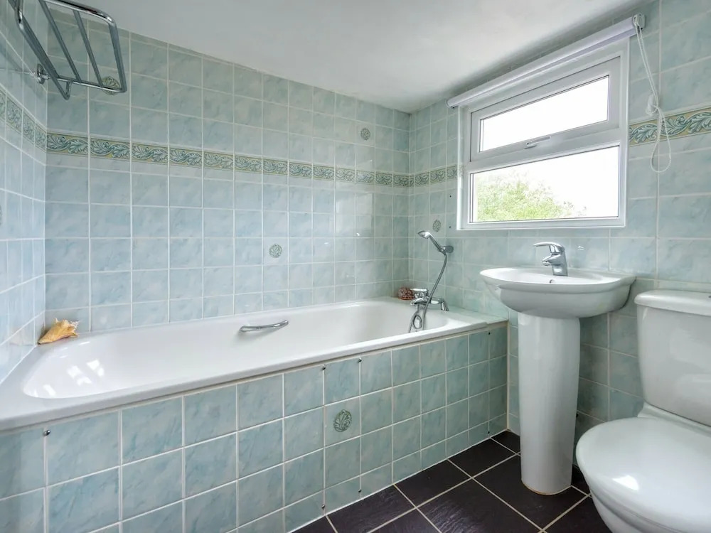 Charming holiday home in Aberdaron with Private Garden