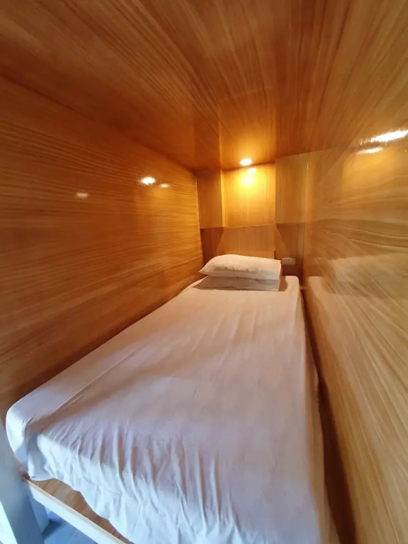 Fomo hostel palawan
