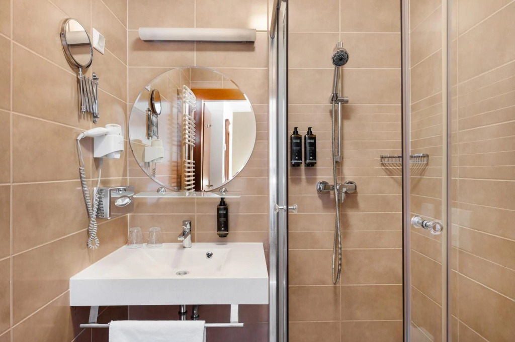 Отель Mercure Szekesfehervar Magyar Kiraly Hotel