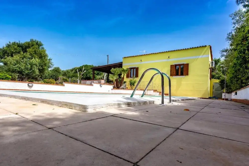 Villa With one Bedroom in Uri, With Private Pool, Enclosed Garden and Wifi - 10 km From the Beach
