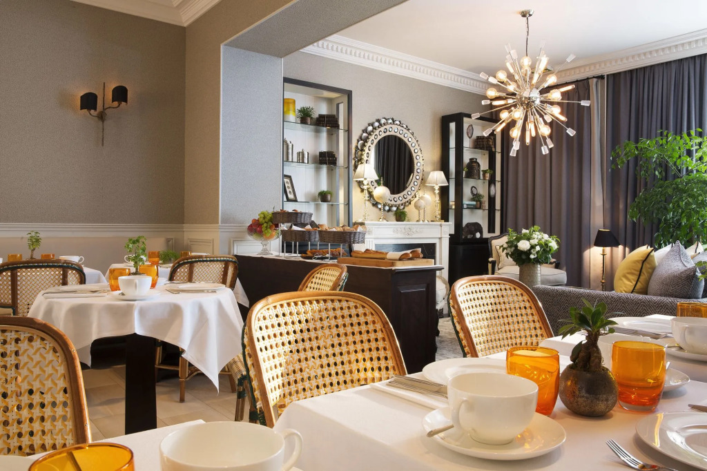 Hotel Monge
