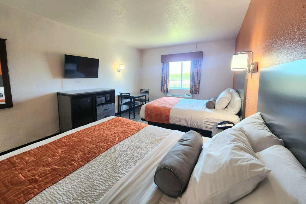 Howard Johnson by Wyndham Galveston