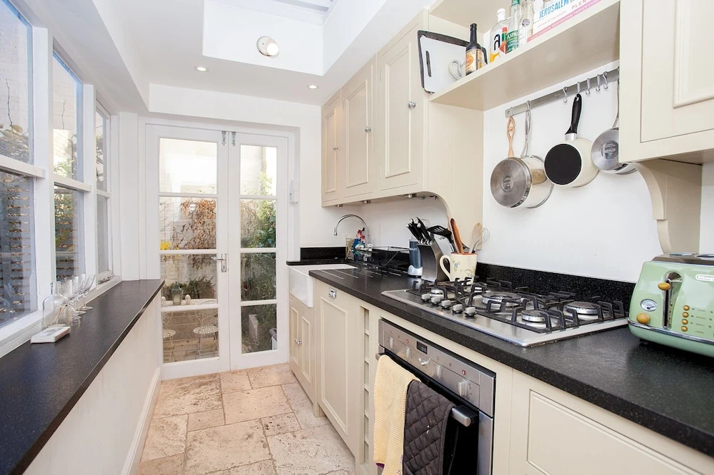 Stunning Luxurious Modern 3 Storey House in Fulham