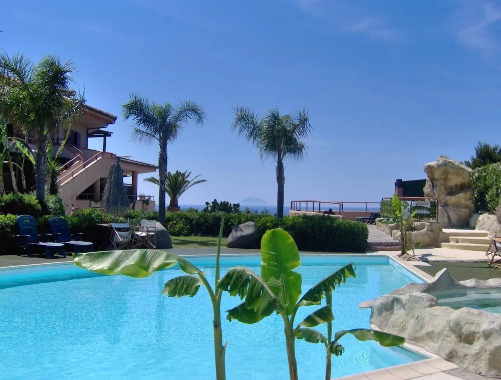 L Arcobaleno Resort