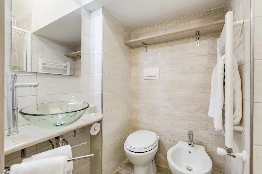 Lovely and Modern Flat 5 Minutes From Colosseo!