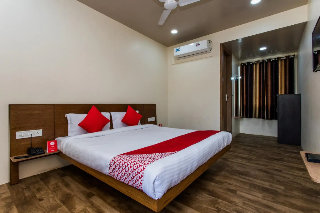 OYO 11929 Hotel Ridhi Sidhi
