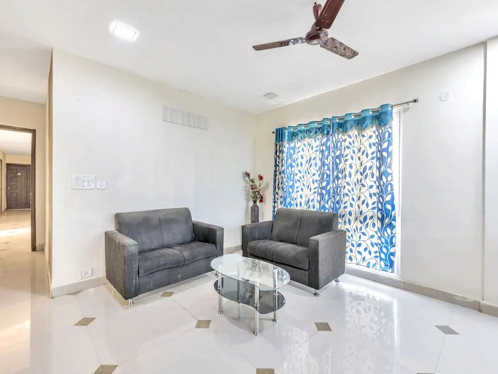 OYO 12120 Hotel Srico